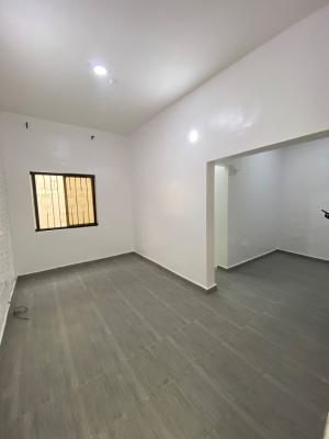 Luxury Room and Parlor Two Toilet  in a Serene Environment, in a Serene Neighborhood, Lekki Phase 1, Lekki, Lagos, Mini Flat (room and Parlour) for Rent