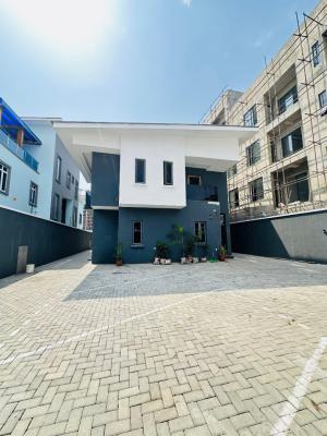 Spaciously Built 4 Bedroom Penthouse with Study, Lekki Phase 1, Lekki, Lagos, Flat / Apartment for Rent