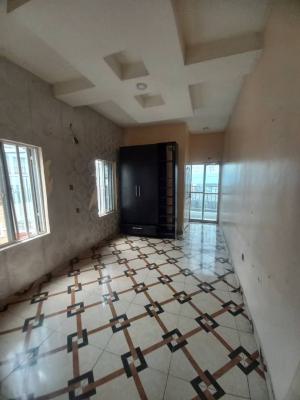 Sharp 2bedroom Flat Upstairs!, Lekki Phase 1, Lekki, Lagos, Lekki Phase 1, Lekki, Lagos, Flat / Apartment for Rent