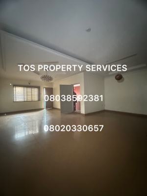 Lovely & Spacious 3 Bedroom Apartment, Off Herbert Macaulay Way, Yaba, Lagos, Flat / Apartment for Rent