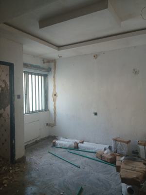 Decently Renovated 3 Bedroom, Shomolu, Lagos, Flat / Apartment for Rent