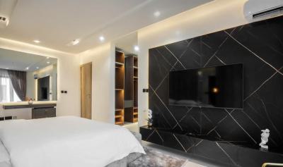 Cozy 2 Bedroom Apartment, Admiralty Way, Lekki Phase 1, Lekki, Lagos, Flat / Apartment Short Let