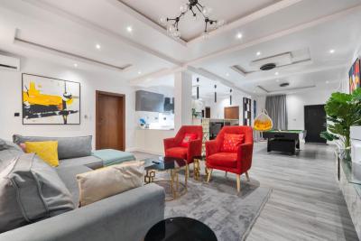 Aesthetically Pleasing 2 Bedroom Apartment, Phase 1, Lekki, Lagos, Flat / Apartment Short Let