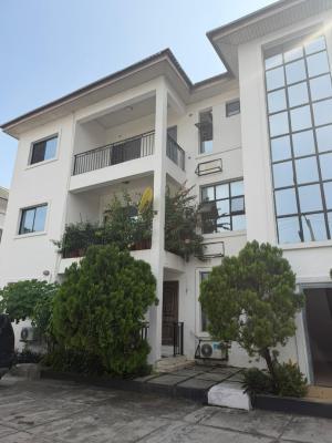 Very Decent  and Serviced 3 Bedroom Flat, Off Admiralty Way, Lekki Phase 1, Lekki, Lagos, Flat / Apartment for Rent