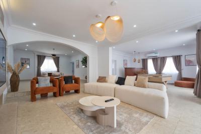 Luxury 2 Bedroom Apartment, Lekki Phase 1, Lekki, Lagos, Flat / Apartment Short Let