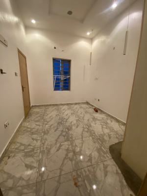 Single Room Available, Downstairs, Lekki Expressway, Lekki, Lagos, Flat / Apartment for Sale