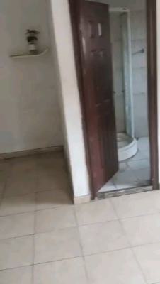 3 Bedroom Flat Upstairs All Room Ensuite with Car Park, Off Folagoro Road Behind Emmanuel Kolawole Street, Morocco, Shomolu, Lagos, Flat / Apartment for Rent