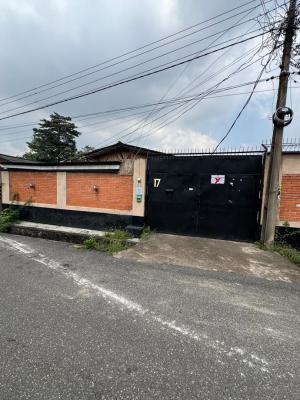 Buy and Renovate Bungalow Situated in a Perfect Location, Surulere, Bode Thomas, Surulere, Lagos, Detached Bungalow for Sale