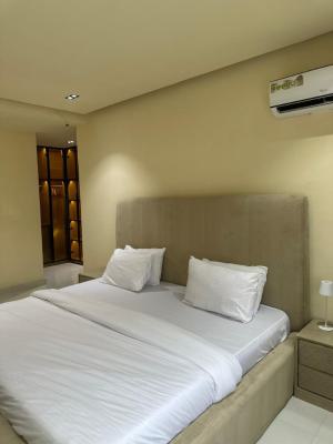 Luxury 2 Bedroom Apartment, Freedom Way, Lekki Phase 1, Lekki, Lagos, Flat / Apartment Short Let