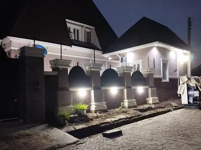 5 Bedrooms Detached Bungalow with Penthouse + BQ