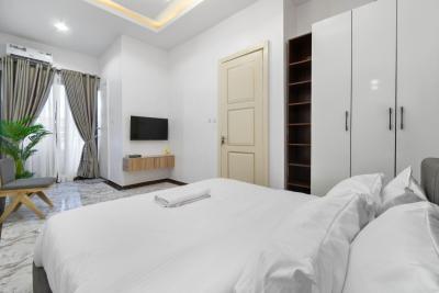 Brand New Luxury 3/4bedroom Duplex with Gym/pool/balcony/ps5, Lekki Phase 1, Lekki, Lagos, Flat / Apartment Short Let