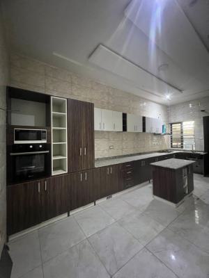 Serviced Spacious Room Sharing Kitchen Only, Orchid Road, Lekki, Lagos, Flat / Apartment for Rent