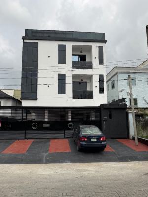Spacious 3bedroom Flat with Bq, Lekki Phase 1, Lekki, Lagos, Block of Flats for Sale