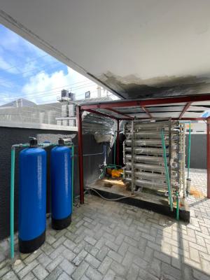 Luxurious 2 Bedroom Apartment +gym with Excellent Facilities, Ologolo, Lekki, Lagos, Block of Flats for Sale