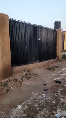 a Self Compound Mini Warehouse/storage, Ibadan North East Local Government. Bashorun, Ibadan, Oyo, Warehouse for Rent