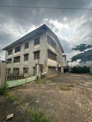 Tenement Building of 21 Rooms on 3 Floors, Oke-ado, Behind Ajimobi Mosque, Ibadan, Oyo, Block of Flats for Sale