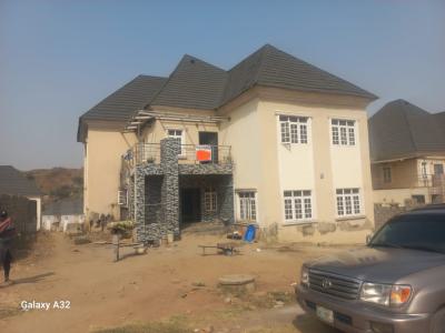 Distress 4-bedroom Fully Detached Duplex with a Bq, Guzape District, Abuja, Detached Duplex for Sale