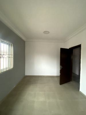 Lovely 2 Bedroom Apartment in a Secure Estate, Lekki Phase 1, Lekki, Lagos, Flat / Apartment for Rent
