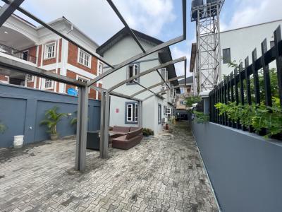 a Nicely Furnished 2bedroom on Top Floor, Lekki Phase 1, Lekki, Lagos, Flat / Apartment for Rent