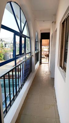 2 Bedroom Flat, Upstairs, By Ogunmefun Street, Obanikoro, Shomolu, Lagos, Flat / Apartment for Rent