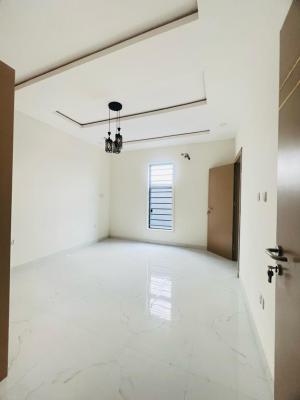 Alluring 3 Bedroom Apartment, Omole Phase 1, Ikeja, Lagos, Block of Flats for Sale