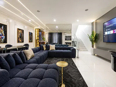 Private 3 Bedrooms Triplex