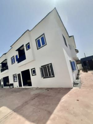 Distress Deal! Exquisite and Spacious 2 Bedroom Apartment, Sangotedo, Ajah, Lagos, Flat / Apartment for Sale