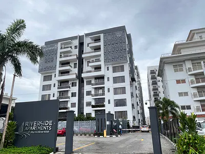 Contemporary 4 Bedroom Apartment with Elevator & Swimming Pool & Gym