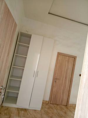 Single Room Sharing Only Kitchen with Minimum 18hrs Light, Orchid Road By The Roundabout, Lekki, Lagos, Flat / Apartment for Rent