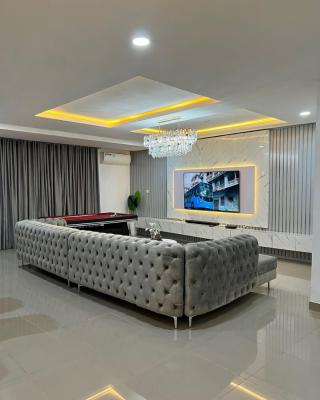 Luxury 4 Bedrooms with Ps5 and Snooker, Lekki Phase 1, Lekki, Lagos, Flat / Apartment Short Let