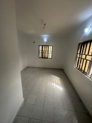 Two Bedroom Apartment in a Good Location, 3rd Avenue, Gwarinpa, Abuja, Flat / Apartment for Rent