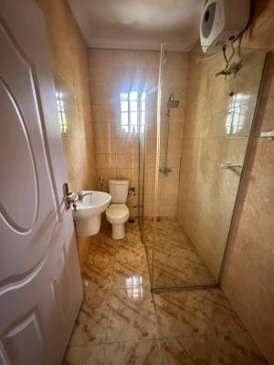 Clean Upper Floor 1-bedroom Apartment., Lekki Right, Lekki Phase 1, Lekki, Lagos, Flat / Apartment for Rent