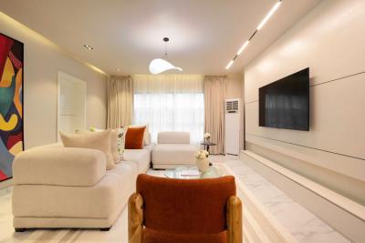 Cozy 2 Bedroom Apartment with Swimming Pool, Ps5, and Functional, Lekki Phase 1, Lekki, Lagos, Flat / Apartment Short Let