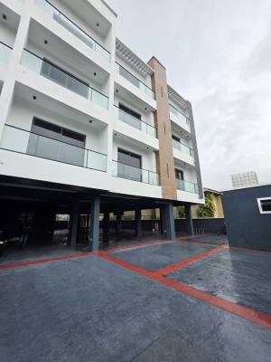 3bedrooms Flat with Bq, Lekki Phase 1, Lekki, Lagos, Flat / Apartment for Sale