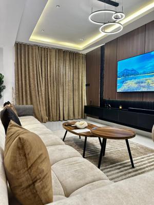 Luxury Super Spacious 1 Bedroom Apartment with Snooker Board and Pool., Lekki Phase 1, Lekki, Lagos, Flat / Apartment Short Let