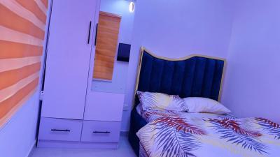 Luxury 2 Bedroom Flat with Exellent Facility, 13, Silverlake, Peninsular Gardens Estate, Behind Blenco Supermarket, Sangotedo, Ajah, Lagos, Flat / Apartment Short Let