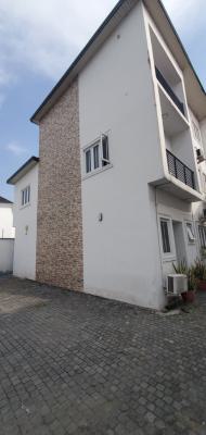 Beautiful 3 Bedroom Terrace with a  Servant Room Quarters, Lekki Phase 1, Lekki, Lagos, Terraced Duplex for Rent