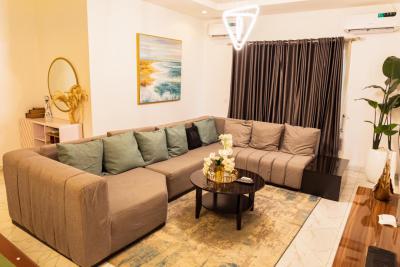 1 Bedroom Apartment . Please Emphasis on Getting a Really Cool Place., Lekki Phase 1, Lekki, Lagos, Flat / Apartment Short Let