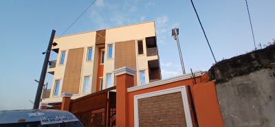 2 Bedroom Apartment, Randle Avenue, Surulere, Lagos, Flat / Apartment for Rent