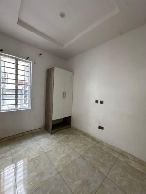 Portable Room Ina Shared Apartment Upstairs, Royal Pine Estate Orchid Road Eleganza Bustop Lekki Lagos, Lekki Phase 2, Lekki, Lagos, Flat / Apartment for Rent