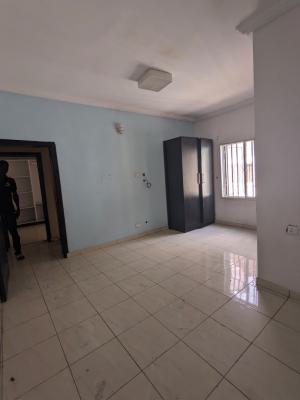 Spacious Room in a Shared Apartment, Osapa, Lekki, Lagos, Self Contain (single Rooms) for Rent
