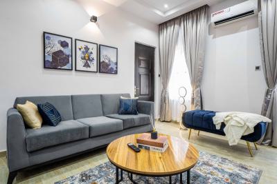 Experience Ultimate Comfort in Our Luxurious 3-bedroom Apartment, Craf, Lekki Phase 1, Lekki, Lagos, Flat / Apartment Short Let