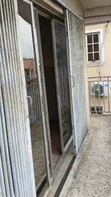 3 Bedroom Apartment in a Gated Close (upstairs), Adeniyi Jones, Ikeja, Lagos, Flat / Apartment for Rent