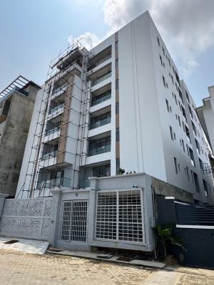 Spacious  2  Bedroom Apartment with Elevator & Gym, Lekki Phase 1, Lekki, Lagos, Flat / Apartment for Sale