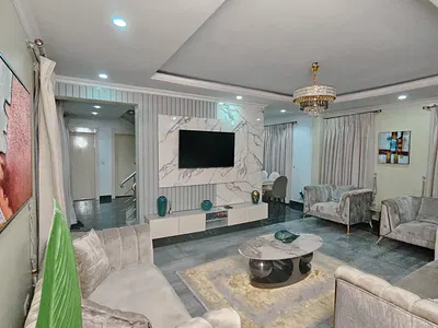 Luxury 4-Bedroom Duplex Pool, Wi-Fi & 24/7 Power