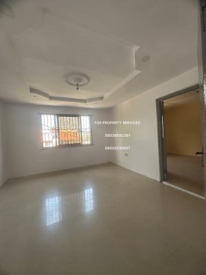 Standard 3 Bedroom Apartment (upstairs), Sabo-alagomeji, Alagomeji, Yaba, Lagos, Flat / Apartment for Rent