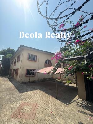 Four Bedroom Semi~detached Duplex with a Bq, Lekki Phase One, Lekki, Lagos, Semi-detached Duplex for Rent