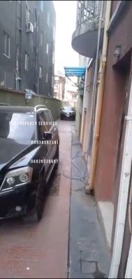 Miniflat + Car Park ( Groundfloor), Yaba, Yaba, Lagos, Mini Flat (room and Parlour) for Rent