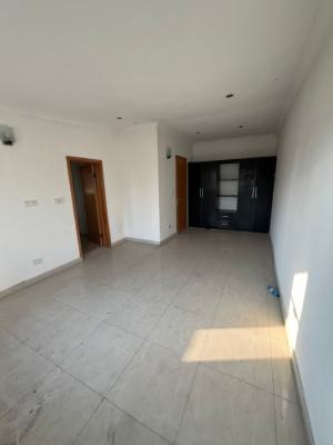 Spacious Upstairs Studio Apartment with Personal Kitchen, Chevron, Lekki, Lagos, Self Contain (single Rooms) for Rent