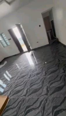 a Neatly Used and Standard 2bedroom Apartment,, Off Palace Road, Oworonshoki, Shomolu, Lagos, Flat / Apartment for Rent